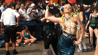 Illustration for article titled A Look At The 2011 Coney Island Mermaid Parade